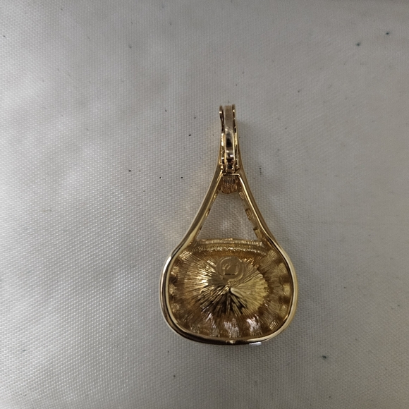 Vtg Savvy Goldtone Pendant/Enhancer W/ Blue (Teal) & Clear Swarowski Crystals. - Picture 3 of 6